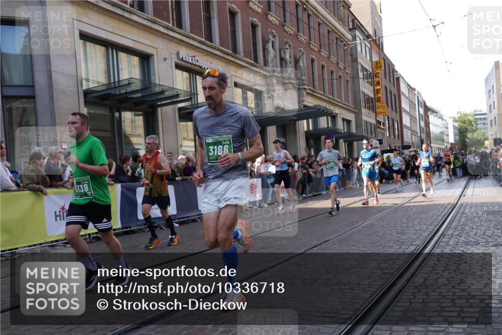 13.09.2026 - 21. swb-Marathon Bremen Strokosch-Dieckow http://msf.ph/oto/10336718 13.09.2026 13:25:28 Ziel 150, 191, 1163, 1458, 1647, 1752, 2033, 2062, 2421, 2708, 2781, 2987, 3124, 3186, 3722, 3806, 4067, 4161, 4411, 4439, 4717, 4842, 4927, 5013, 5139, 5622, 5701, 5703, 6135, 7638, 7780, 8271, 8545, 8592, 8597, 8890, 9440, 9506, 209, 260, 1119, 1166, 1436, 1448, 1650, 1658, 2046, 3168, 3187, 4294, 4459, 5755, 5814, 6113, 6380, 7252, 7306, 7326, 8357, 8695, 8769, 9036, 9299, 9460, 9468, 9493, 9563, 13025, 13088 meine-sportfotos.de
