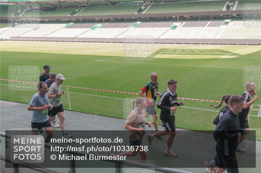 13.09.2026 - 21. swb-Marathon Bremen Michael Burmester http://msf.ph/oto/10336738 13.09.2026 13:12:40 Laufen im Stadion 118, 183, 265, 270, 278, 349, 514, 576, 695, 702, 703, 843, 933, 950, 1005, 1113, 1143, 1226, 1286, 1334, 1426, 1435, 1641, 1849, 1851, 1936, 1952, 1991, 2005, 2248, 2264, 2281, 2299, 2336, 2353, 2375, 2377, 2398, 2426, 2439, 2461, 2478, 2505, 2612, 2659, 2665, 2673, 2684, 2765, 2773, 2792, 2804, 2815, 2816, 2822, 2850, 2860, 2884, 2895, 2907, 2921, 2963, 2966, 2975, 2976, 3016, 3027, 3079, 3082, 3143, 3155, 3159, 3253, 3277, 3293, 3308, 3313, 3328, 3349, 3434, 551 meine-sportfotos.de