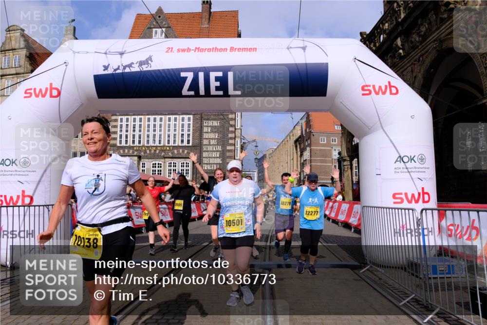 13.09.2026 - 21. swb-Marathon Bremen Tim E. http://msf.ph/oto/10336773 13.09.2026 11:07:49 Ziel 10138, 10205, 10279, 10280, 10363, 10364, 10501, 10505, 10580, 10695, 10748, 10907, 10935, 11223, 11417, 11643, 11767, 11865, 11899, 11917, 11924, 11934, 12020, 12167, 12168, 12173, 12194, 12210, 12277, 12419, 12509, 12536 meine-sportfotos.de