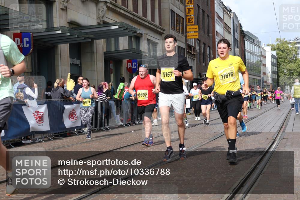 13.09.2026 - 21. swb-Marathon Bremen Strokosch-Dieckow http://msf.ph/oto/10336788 13.09.2026 11:05:09 Ziel 10186, 10259, 10260, 10411, 10432, 10576, 10697, 10717, 10802, 10864, 10995, 11146, 11314, 11326, 11334, 11387, 11394, 11520, 11521, 11571, 11572, 11724, 11791, 11892, 11947, 12011, 12055, 12079, 12080, 12251, 12273, 12330, 12362, 12501, 10315, 10370, 10465, 10718, 10729, 10741, 10800, 10850, 10855, 10856, 10975, 10995, 11102, 11105, 11133, 11157, 11218, 11272, 11281, 11395, 11518, 11584, 11616, 11722, 11757, 11900, 11939, 12002, 12064 meine-sportfotos.de