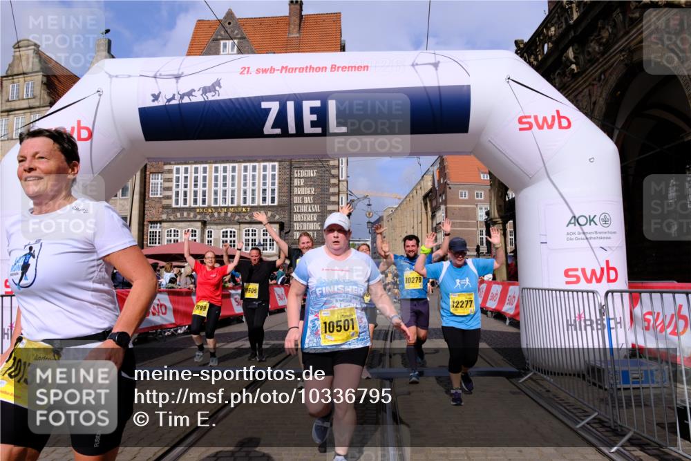 13.09.2026 - 21. swb-Marathon Bremen Tim E. http://msf.ph/oto/10336795 13.09.2026 11:07:50 Ziel 10138, 10205, 10279, 10280, 10363, 10364, 10501, 10505, 10580, 10595, 10695, 10748, 10907, 10935, 11223, 11417, 11643, 11767, 11865, 11899, 11924, 11934, 12167, 12168, 12194, 12210, 12277, 12419, 12509, 12536 meine-sportfotos.de