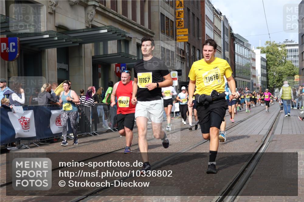 13.09.2026 - 21. swb-Marathon Bremen Strokosch-Dieckow http://msf.ph/oto/10336802 13.09.2026 11:05:09 Ziel 10186, 10259, 10260, 10411, 10432, 10576, 10697, 10717, 10802, 10864, 10995, 11146, 11314, 11326, 11334, 11387, 11394, 11520, 11521, 11571, 11572, 11724, 11791, 11892, 11947, 12011, 12055, 12079, 12080, 12251, 12273, 12330, 12362, 12501, 10315, 10370, 10465, 10718, 10729, 10741, 10800, 10850, 10855, 10856, 10975, 10995, 11102, 11105, 11133, 11157, 11218, 11272, 11281, 11395, 11518, 11584, 11616, 11722, 11757, 11900, 11939, 12002, 12064 meine-sportfotos.de