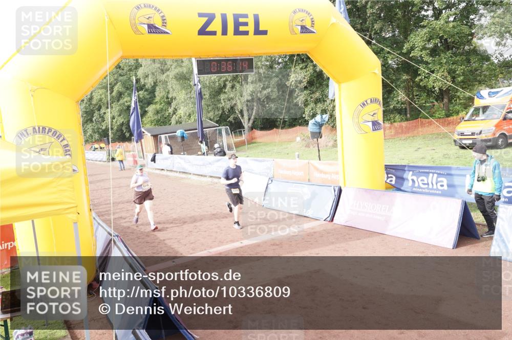 13.09.2026 - Airport Race Dennis Weichert http://msf.ph/oto/10336809 13.09.2026 10:36:47 Ziel 5110, 5138, 5319 meine-sportfotos.de