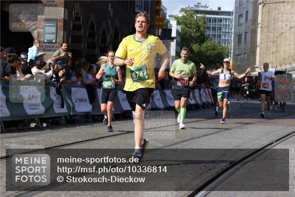 13.09.2026 - 21. swb-Marathon Bremen Strokosch-Dieckow http://msf.ph/oto/10336814 13.09.2026 13:18:42 Ziel 1146, 1419, 2055, 3458, 5307, 5460, 6293, 6294, 6818, 7491, 7731, 7954, 8404, 8872, 9019, 9134, 9275, 10065, 13150, 307, 4916, 5277, 7104, 7163, 7602, 7791 meine-sportfotos.de