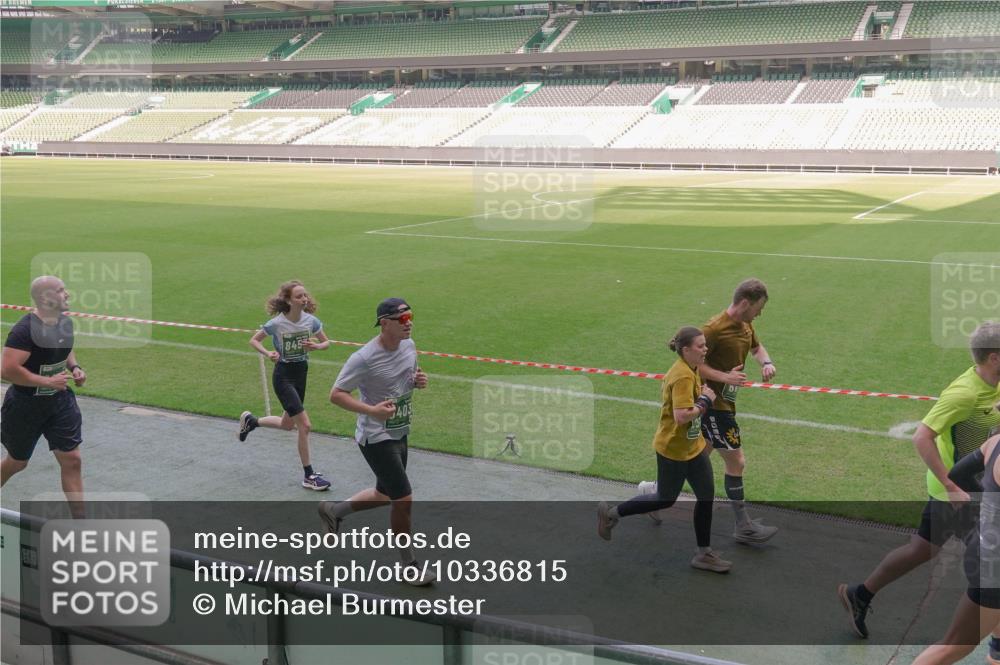 13.09.2026 - 21. swb-Marathon Bremen Michael Burmester http://msf.ph/oto/10336815 13.09.2026 13:12:48 Laufen im Stadion 118, 183, 270, 278, 349, 514, 576, 600, 695, 702, 703, 843, 933, 950, 1005, 1113, 1143, 1226, 1286, 1334, 1426, 1435, 1596, 1641, 1849, 1851, 1936, 1952, 1991, 2005, 2248, 2264, 2281, 2336, 2353, 2375, 2377, 2398, 2426, 2439, 2461, 2478, 2505, 2612, 2659, 2665, 2673, 2684, 2765, 2773, 2792, 2804, 2815, 2816, 2822, 2850, 2860, 2884, 2895, 2907, 2921, 2963, 2966, 2972, 2975, 2976, 3016, 3027, 3079, 3082, 3143, 3155, 3253, 3277, 3293, 3308, 3313, 3328, 3349, 3434 meine-sportfotos.de