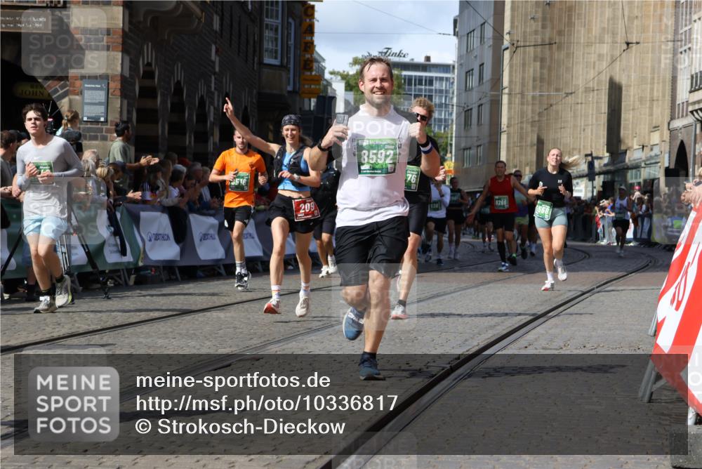 13.09.2026 - 21. swb-Marathon Bremen Strokosch-Dieckow http://msf.ph/oto/10336817 13.09.2026 13:25:57 Ziel 150, 191, 209, 1458, 1650, 1752, 2421, 2781, 3124, 3186, 3722, 3806, 4439, 4717, 4927, 5139, 5703, 5755, 5814, 8545, 8597, 8890, 9440, 9468, 9506, 1896, 2666, 3248, 3516, 4476, 4724, 5558, 5854, 5906, 6605, 6886, 8361, 8635, 9266, 9794 meine-sportfotos.de
