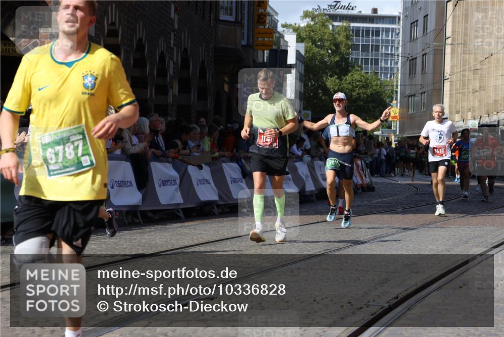 13.09.2026 - 21. swb-Marathon Bremen Strokosch-Dieckow http://msf.ph/oto/10336828 13.09.2026 13:18:43 Ziel 1146, 1419, 2055, 5307, 5460, 6293, 6294, 6818, 7491, 7731, 7954, 8404, 8872, 9019, 9275, 10065, 13150, 307, 4916, 5277, 6310, 7104, 7163, 7602, 7791, 13184 meine-sportfotos.de