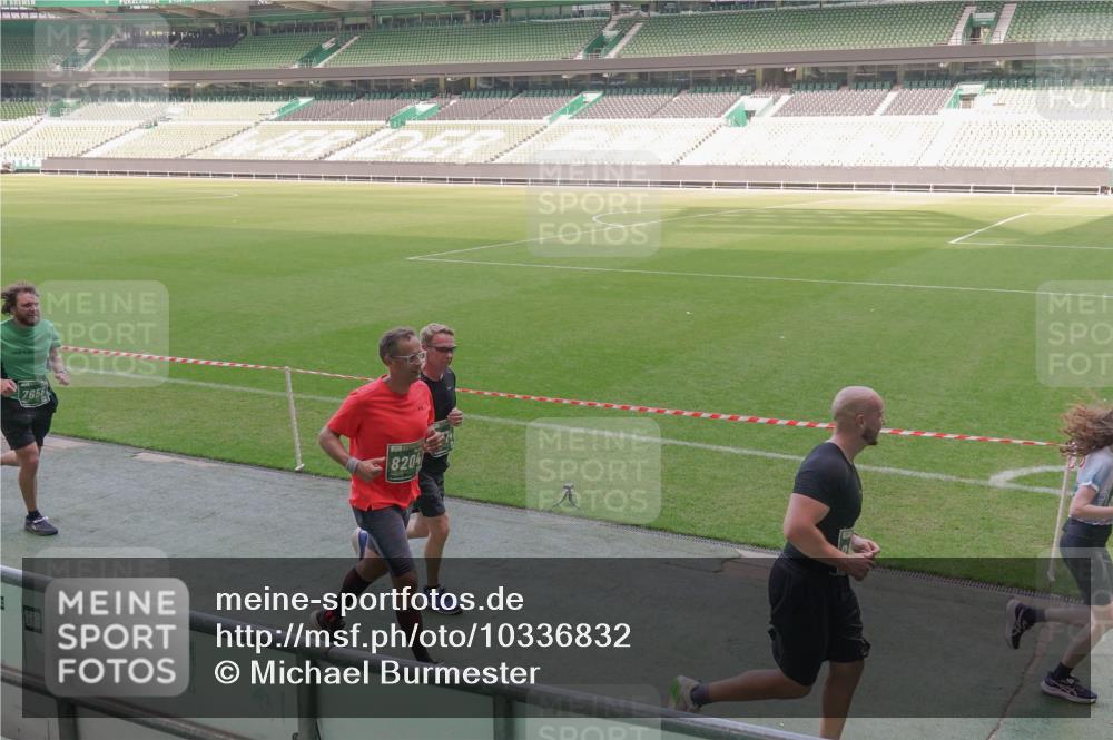 13.09.2026 - 21. swb-Marathon Bremen Michael Burmester http://msf.ph/oto/10336832 13.09.2026 13:12:50 Laufen im Stadion 118, 183, 270, 278, 349, 514, 576, 600, 695, 702, 703, 843, 933, 950, 1005, 1113, 1143, 1226, 1286, 1334, 1426, 1435, 1596, 1641, 1849, 1851, 1936, 1952, 1991, 2005, 2079, 2248, 2264, 2281, 2336, 2353, 2375, 2377, 2398, 2426, 2439, 2461, 2478, 2505, 2612, 2659, 2665, 2673, 2684, 2765, 2773, 2792, 2804, 2815, 2816, 2822, 2850, 2860, 2884, 2895, 2907, 2921, 2963, 2966, 2972, 2975, 2976, 3016, 3027, 3079, 3082, 3143, 3155, 3253, 3277, 3293, 3308, 3313, 3328, 3349, 3434 meine-sportfotos.de