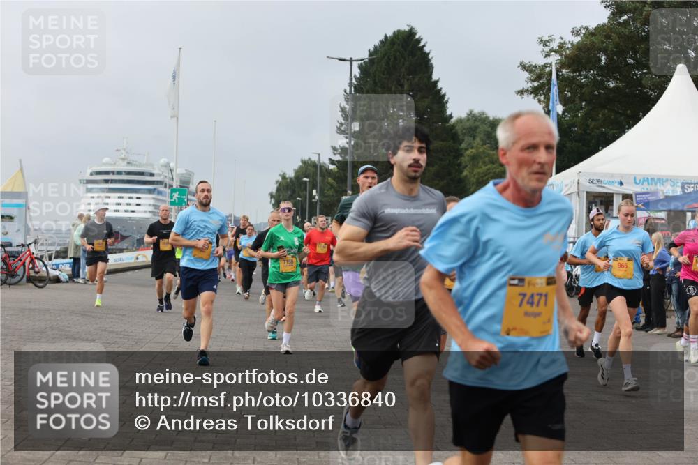 13.09.2026 - Kiel Lauf Andreas Tolksdorf http://msf.ph/oto/10336840 13.09.2026 09:54:02 Kiellinie 7158, 7471, 965 meine-sportfotos.de