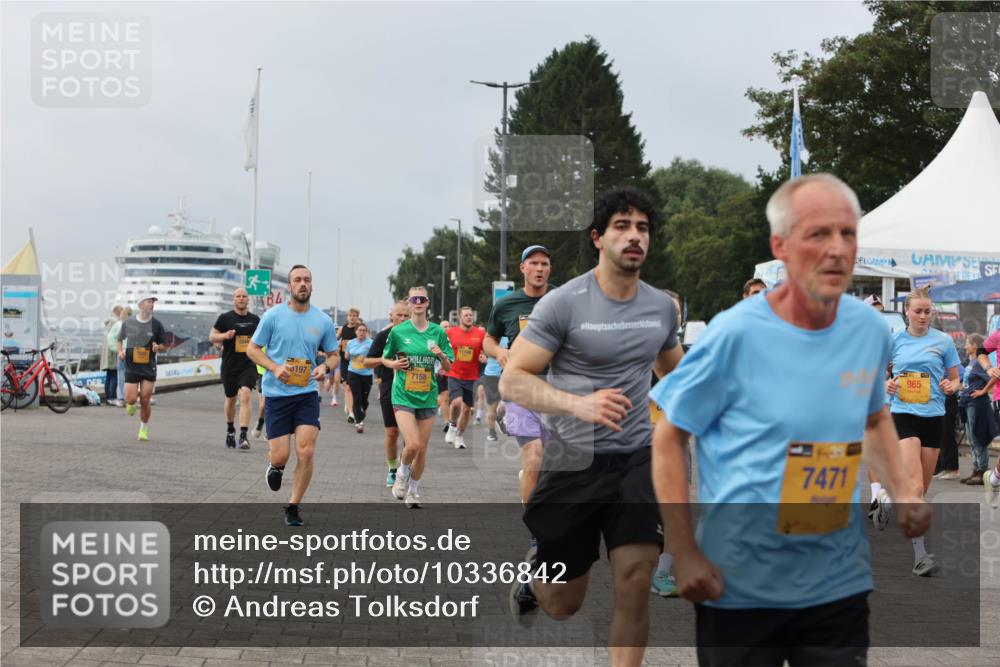 13.09.2026 - Kiel Lauf Andreas Tolksdorf http://msf.ph/oto/10336842 13.09.2026 09:54:02 Kiellinie 11748, 197, 7158, 7471, 965 meine-sportfotos.de