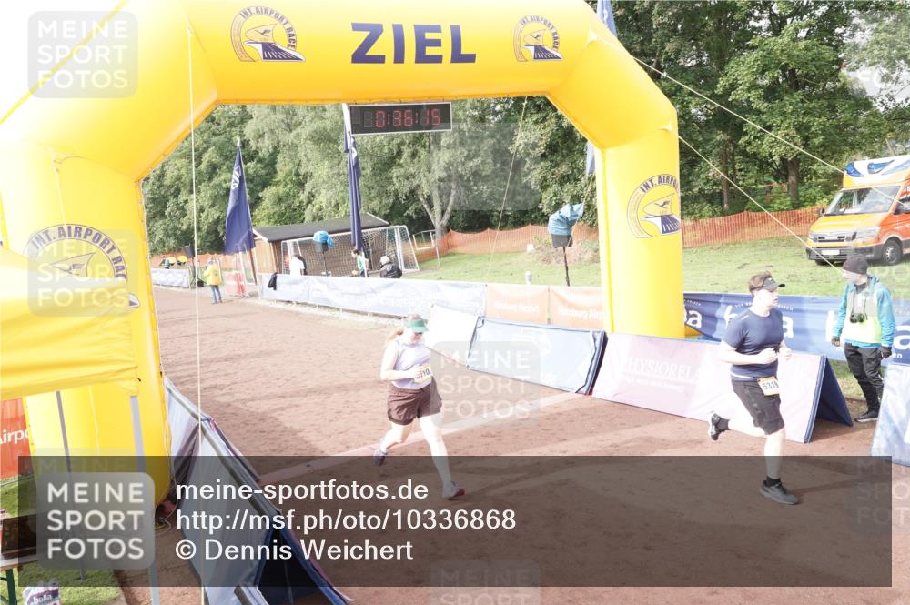 13.09.2026 - Airport Race Dennis Weichert http://msf.ph/oto/10336868 13.09.2026 10:36:48 Ziel 5110, 5138, 5319 meine-sportfotos.de
