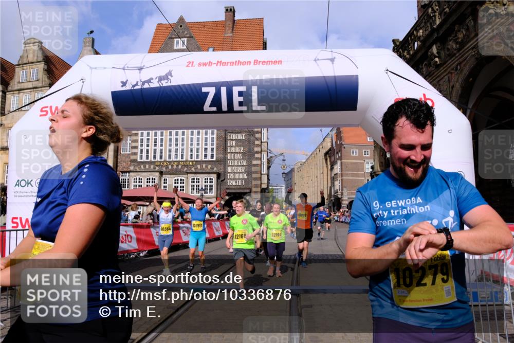 13.09.2026 - 21. swb-Marathon Bremen Tim E. http://msf.ph/oto/10336876 13.09.2026 11:07:52 Ziel 10138, 10279, 10280, 10363, 10364, 10501, 10505, 10580, 10595, 10695, 10907, 10935, 11037, 11223, 11417, 11643, 11767, 11865, 11899, 11924, 11934, 12167, 12168, 12194, 12210, 12277, 12307, 12419, 12509 meine-sportfotos.de
