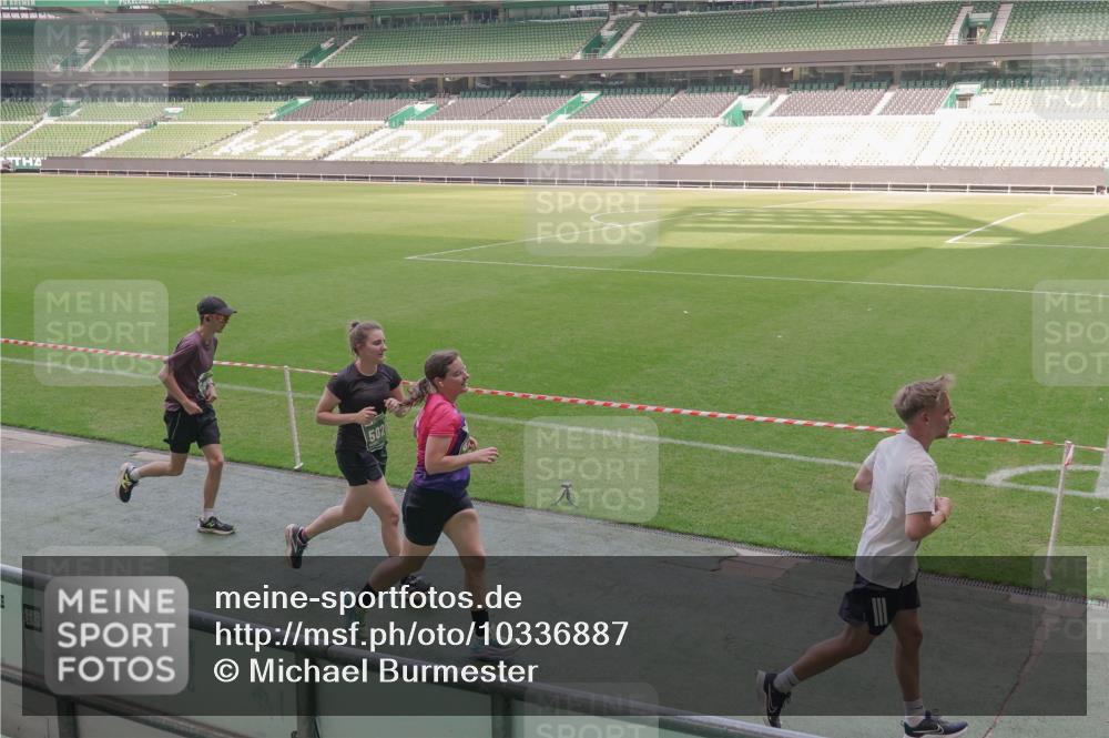13.09.2026 - 21. swb-Marathon Bremen Michael Burmester http://msf.ph/oto/10336887 13.09.2026 13:13:01 Laufen im Stadion 118, 183, 270, 278, 349, 514, 576, 600, 695, 702, 703, 843, 933, 950, 1005, 1113, 1143, 1226, 1286, 1334, 1426, 1435, 1596, 1641, 1849, 1851, 1936, 1991, 2005, 2035, 2079, 2248, 2264, 2336, 2375, 2377, 2387, 2398, 2426, 2439, 2457, 2461, 2478, 2505, 2612, 2659, 2665, 2673, 2684, 2765, 2773, 2792, 2815, 2816, 2822, 2850, 2860, 2884, 2895, 2907, 2921, 2963, 2966, 2972, 2975, 2976, 3016, 3027, 3079, 3143, 3155, 3209, 3253, 3277, 3293, 3308, 3313, 3328, 3349, 3434 meine-sportfotos.de