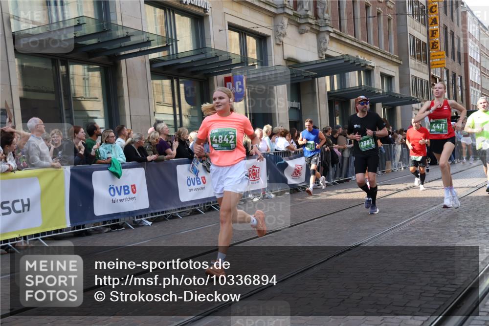 13.09.2026 - 21. swb-Marathon Bremen Strokosch-Dieckow http://msf.ph/oto/10336894 13.09.2026 13:25:33 Ziel 150, 191, 1163, 1458, 1647, 1752, 2033, 2062, 2421, 2708, 2781, 2987, 3124, 3248, 3516, 3722, 4067, 4161, 4411, 4439, 4476, 4842, 4927, 5013, 5139, 5558, 5622, 5701, 6135, 6605, 7638, 7780, 8271, 8361, 8592, 8597, 9266, 9440, 9794, 209, 260, 1119, 1650, 1658, 2046, 3168, 3186, 3187, 3806, 4294, 4459, 4717, 5703, 5755, 5814, 6113, 6380, 7252, 7306, 7326, 8357, 8545, 8597, 8695, 8769, 8890, 9036, 9299, 9460, 9468, 9506, 9563, 13025 meine-sportfotos.de