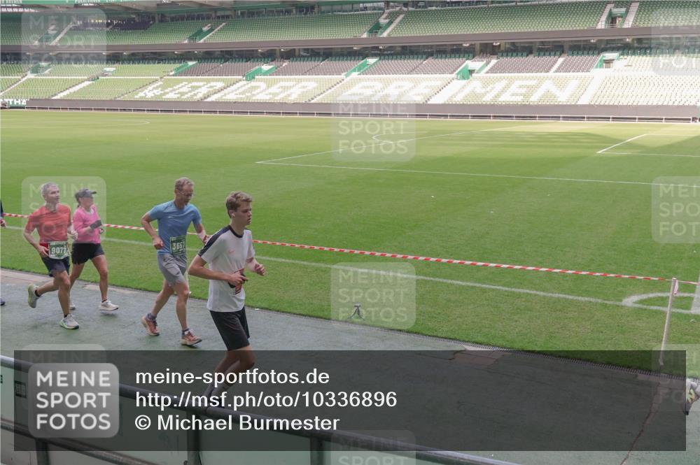 13.09.2026 - 21. swb-Marathon Bremen Michael Burmester http://msf.ph/oto/10336896 13.09.2026 13:13:03 Laufen im Stadion 118, 183, 270, 278, 349, 514, 576, 600, 695, 702, 703, 843, 933, 950, 1005, 1113, 1143, 1226, 1286, 1334, 1426, 1435, 1596, 1641, 1849, 1851, 1936, 1991, 2005, 2035, 2079, 2248, 2264, 2336, 2375, 2377, 2387, 2398, 2426, 2439, 2457, 2461, 2478, 2505, 2612, 2659, 2665, 2673, 2684, 2693, 2765, 2773, 2792, 2815, 2816, 2822, 2850, 2860, 2884, 2895, 2921, 2963, 2966, 2972, 2975, 3016, 3027, 3079, 3111, 3143, 3155, 3209, 3253, 3277, 3293, 3304, 3308, 3313, 3328, 3349, 3434 meine-sportfotos.de
