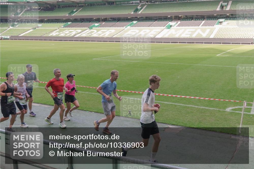 13.09.2026 - 21. swb-Marathon Bremen Michael Burmester http://msf.ph/oto/10336903 13.09.2026 13:13:04 Laufen im Stadion 118, 183, 270, 278, 349, 514, 576, 600, 631, 695, 702, 703, 843, 933, 950, 1005, 1113, 1143, 1226, 1286, 1334, 1426, 1435, 1596, 1641, 1849, 1851, 1936, 1991, 2005, 2035, 2079, 2248, 2264, 2336, 2375, 2377, 2387, 2398, 2426, 2439, 2457, 2461, 2478, 2505, 2540, 2612, 2659, 2665, 2673, 2684, 2693, 2765, 2773, 2792, 2815, 2816, 2822, 2850, 2860, 2884, 2895, 2921, 2963, 2966, 2972, 2975, 3016, 3027, 3079, 3111, 3143, 3155, 3209, 3253, 3277, 3293, 3304, 3308, 3313, 3328, 3349, 3434 meine-sportfotos.de