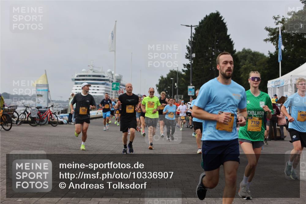 13.09.2026 - Kiel Lauf Andreas Tolksdorf http://msf.ph/oto/10336907 13.09.2026 09:54:05 Kiellinie 7933, 84, 2044, 7130, 39, 7158, 5965 meine-sportfotos.de
