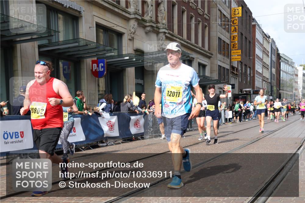 13.09.2026 - 21. swb-Marathon Bremen Strokosch-Dieckow http://msf.ph/oto/10336911 13.09.2026 11:05:11 Ziel 10186, 10259, 10260, 10411, 10432, 10697, 10717, 10802, 10864, 11146, 11314, 11334, 11387, 11394, 11520, 11521, 11571, 11572, 11724, 11791, 11892, 11947, 12055, 12156, 12251, 12273, 12330, 12362, 12501, 10315, 10370, 10465, 10576, 10718, 10729, 10741, 10800, 10850, 10855, 10856, 10975, 10995, 11102, 11105, 11133, 11157, 11218, 11272, 11281, 11326, 11395, 11518, 11584, 11616, 11722, 11757, 11900, 11939, 12002, 12011, 12064 meine-sportfotos.de