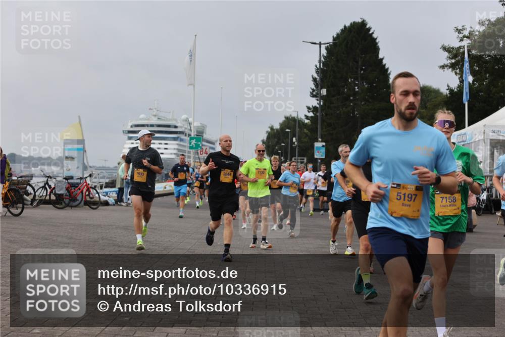13.09.2026 - Kiel Lauf Andreas Tolksdorf http://msf.ph/oto/10336915 13.09.2026 09:54:05 Kiellinie 7933, 4, 424, 2044, 2044, 7130, 38, 5197, 7158 meine-sportfotos.de