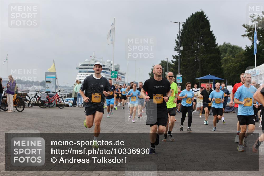 13.09.2026 - Kiel Lauf Andreas Tolksdorf http://msf.ph/oto/10336930 13.09.2026 09:54:06 Kiellinie 7933, 84, 2044, 2716, 269 meine-sportfotos.de