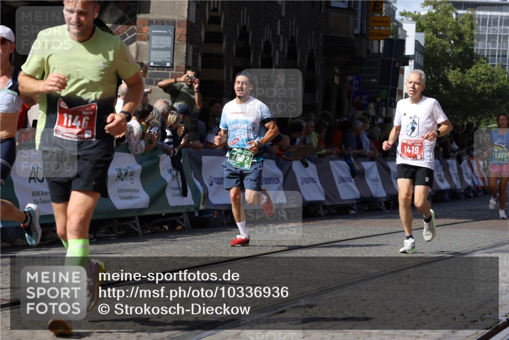 13.09.2026 - 21. swb-Marathon Bremen Strokosch-Dieckow http://msf.ph/oto/10336936 13.09.2026 13:18:46 Ziel 465, 1146, 1419, 2055, 5307, 5460, 6293, 6294, 6818, 7245, 7491, 7731, 7954, 8404, 8540, 8872, 9019, 9275, 13150, 307, 4916, 5277, 6310, 7104, 7154, 7602, 7791, 13184 meine-sportfotos.de
