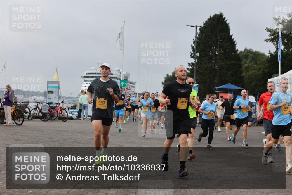 13.09.2026 - Kiel Lauf Andreas Tolksdorf http://msf.ph/oto/10336937 13.09.2026 09:54:06 Kiellinie 7933, 4, 2044, 369 meine-sportfotos.de