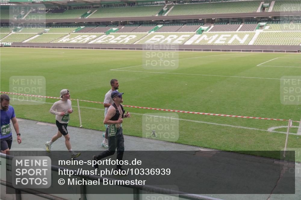 13.09.2026 - 21. swb-Marathon Bremen Michael Burmester http://msf.ph/oto/10336939 13.09.2026 13:13:09 Laufen im Stadion 118, 183, 270, 278, 349, 514, 576, 600, 631, 695, 702, 843, 933, 950, 1005, 1113, 1143, 1226, 1286, 1334, 1426, 1435, 1596, 1641, 1849, 1851, 1991, 2005, 2035, 2079, 2248, 2264, 2336, 2375, 2377, 2387, 2398, 2412, 2426, 2439, 2457, 2461, 2478, 2505, 2540, 2612, 2665, 2673, 2684, 2693, 2765, 2773, 2792, 2815, 2816, 2850, 2860, 2884, 2895, 2921, 2963, 2966, 2972, 2975, 3016, 3079, 3111, 3143, 3155, 3209, 3253, 3277, 3293, 3304, 3308, 3313, 3349, 3434 meine-sportfotos.de