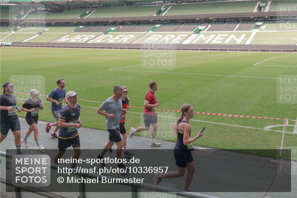 13.09.2026 - 21. swb-Marathon Bremen Michael Burmester http://msf.ph/oto/10336957 13.09.2026 13:13:12 Laufen im Stadion 118, 183, 270, 278, 349, 514, 576, 600, 631, 695, 702, 843, 933, 950, 1005, 1143, 1226, 1286, 1334, 1426, 1435, 1596, 1641, 1849, 1991, 2005, 2035, 2079, 2248, 2264, 2336, 2375, 2377, 2387, 2398, 2412, 2426, 2439, 2457, 2461, 2478, 2505, 2540, 2612, 2665, 2673, 2684, 2693, 2765, 2773, 2792, 2815, 2816, 2850, 2860, 2884, 2895, 2921, 2963, 2966, 2972, 2975, 3016, 3111, 3143, 3155, 3209, 3253, 3277, 3293, 3304, 3308, 3313, 3349, 3434, 3661 meine-sportfotos.de