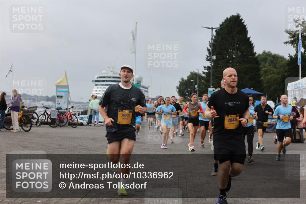 13.09.2026 - Kiel Lauf Andreas Tolksdorf http://msf.ph/oto/10336962 13.09.2026 09:54:07 Kiellinie 39, 7933, 3864, 1784, 39, 2044, 1568, 2716 meine-sportfotos.de
