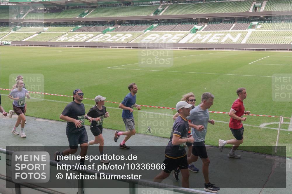 13.09.2026 - 21. swb-Marathon Bremen Michael Burmester http://msf.ph/oto/10336966 13.09.2026 13:13:13 Laufen im Stadion 118, 183, 270, 278, 349, 514, 576, 600, 631, 695, 702, 843, 933, 950, 1005, 1143, 1226, 1286, 1334, 1426, 1435, 1596, 1641, 1849, 1991, 2005, 2035, 2079, 2248, 2264, 2336, 2375, 2377, 2387, 2398, 2412, 2426, 2439, 2457, 2461, 2478, 2505, 2540, 2612, 2665, 2673, 2684, 2693, 2765, 2773, 2792, 2815, 2816, 2850, 2860, 2884, 2895, 2921, 2963, 2966, 2972, 2975, 3016, 3111, 3143, 3155, 3209, 3253, 3277, 3293, 3304, 3308, 3313, 3349, 3434, 3661 meine-sportfotos.de