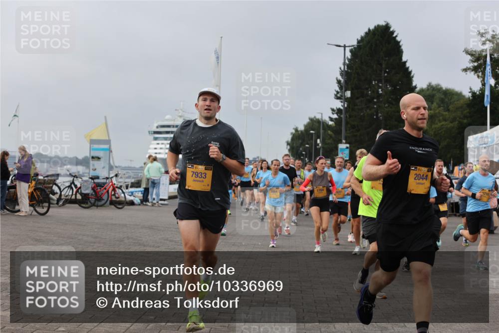 13.09.2026 - Kiel Lauf Andreas Tolksdorf http://msf.ph/oto/10336969 13.09.2026 09:54:07 Kiellinie 7933, 1784, 8391, 4, 391, 2044 meine-sportfotos.de