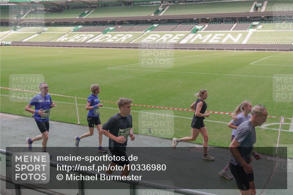 13.09.2026 - 21. swb-Marathon Bremen Michael Burmester http://msf.ph/oto/10336980 13.09.2026 13:13:15 Laufen im Stadion 118, 183, 270, 278, 349, 514, 576, 600, 631, 695, 702, 843, 933, 950, 1005, 1143, 1226, 1286, 1334, 1426, 1435, 1596, 1641, 1849, 1991, 2005, 2035, 2079, 2248, 2264, 2336, 2375, 2377, 2387, 2398, 2412, 2439, 2457, 2461, 2478, 2505, 2540, 2612, 2665, 2673, 2684, 2693, 2765, 2773, 2792, 2815, 2816, 2850, 2860, 2884, 2895, 2921, 2963, 2966, 2972, 2975, 3016, 3111, 3143, 3155, 3209, 3253, 3277, 3293, 3304, 3308, 3313, 3349, 3378, 3434, 3661 meine-sportfotos.de