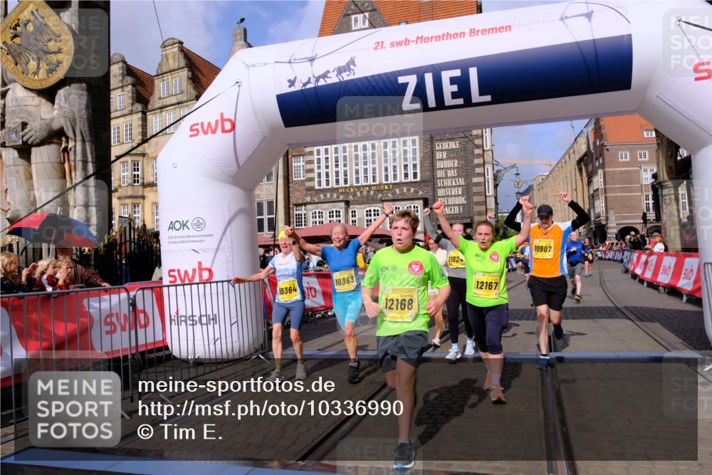13.09.2026 - 21. swb-Marathon Bremen Tim E. http://msf.ph/oto/10336990 13.09.2026 11:07:54 Ziel 10138, 10279, 10280, 10363, 10364, 10501, 10505, 10580, 10595, 10695, 10830, 10907, 10935, 11037, 11223, 11643, 11767, 11899, 11924, 11934, 12097, 12167, 12168, 12194, 12210, 12277, 12307, 12419, 12509 meine-sportfotos.de