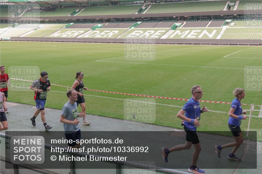13.09.2026 - 21. swb-Marathon Bremen Michael Burmester http://msf.ph/oto/10336992 13.09.2026 13:13:17 Laufen im Stadion 118, 183, 270, 278, 349, 460, 514, 576, 600, 631, 695, 702, 843, 933, 950, 1005, 1143, 1226, 1286, 1334, 1426, 1435, 1596, 1641, 1849, 1991, 2005, 2035, 2079, 2264, 2336, 2375, 2377, 2387, 2398, 2412, 2439, 2457, 2461, 2478, 2505, 2521, 2540, 2612, 2665, 2673, 2684, 2693, 2765, 2773, 2792, 2815, 2816, 2850, 2860, 2884, 2895, 2921, 2963, 2966, 2972, 2975, 3016, 3111, 3143, 3155, 3209, 3253, 3277, 3293, 3304, 3308, 3313, 3378, 3434, 3661 meine-sportfotos.de