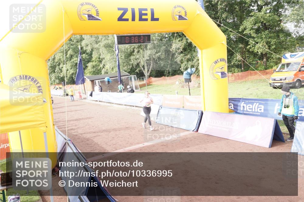 13.09.2026 - Airport Race Dennis Weichert http://msf.ph/oto/10336995 13.09.2026 10:36:55 Ziel 5227, 5228, 5252, 5445 meine-sportfotos.de