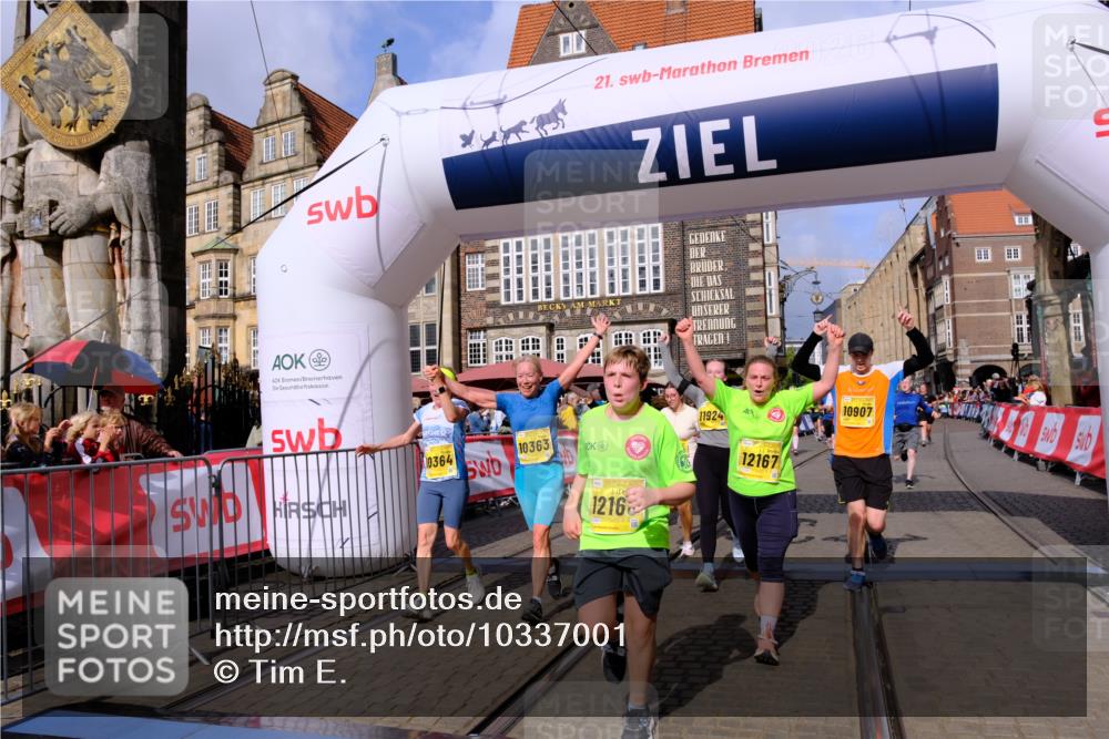 13.09.2026 - 21. swb-Marathon Bremen Tim E. http://msf.ph/oto/10337001 13.09.2026 11:07:54 Ziel 10138, 10279, 10280, 10363, 10364, 10501, 10505, 10580, 10595, 10695, 10830, 10907, 10935, 11037, 11223, 11643, 11767, 11899, 11924, 11934, 12097, 12167, 12168, 12194, 12210, 12277, 12307, 12419, 12509 meine-sportfotos.de