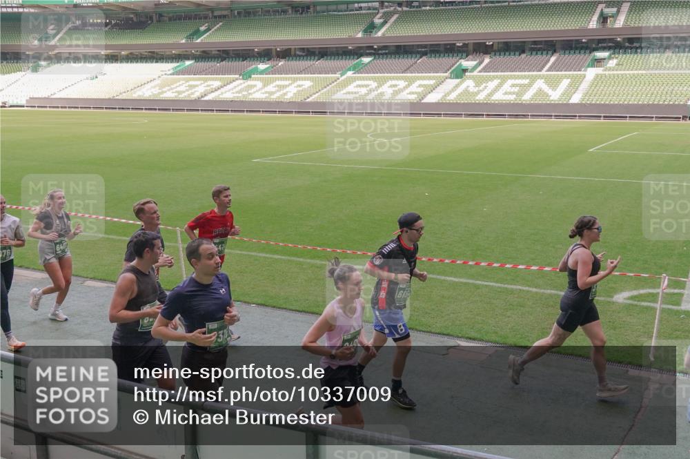 13.09.2026 - 21. swb-Marathon Bremen Michael Burmester http://msf.ph/oto/10337009 13.09.2026 13:13:18 Laufen im Stadion 118, 183, 270, 278, 349, 460, 514, 576, 600, 631, 695, 702, 843, 933, 950, 1005, 1143, 1226, 1286, 1334, 1408, 1426, 1596, 1641, 1991, 2005, 2035, 2079, 2264, 2336, 2375, 2377, 2387, 2398, 2412, 2439, 2457, 2461, 2478, 2505, 2521, 2540, 2612, 2665, 2673, 2684, 2693, 2765, 2773, 2792, 2815, 2816, 2850, 2860, 2884, 2895, 2921, 2963, 2966, 2972, 2975, 3016, 3111, 3143, 3155, 3209, 3253, 3277, 3293, 3304, 3308, 3313, 3378, 3434, 3653, 3661 meine-sportfotos.de