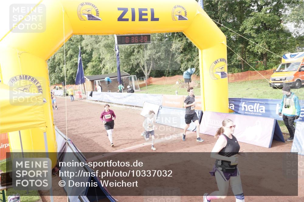 13.09.2026 - Airport Race Dennis Weichert http://msf.ph/oto/10337032 13.09.2026 10:37:01 Ziel 4127, 5227, 5228, 5244, 5252, 5445 meine-sportfotos.de