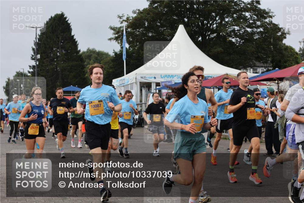 13.09.2026 - Kiel Lauf Andreas Tolksdorf http://msf.ph/oto/10337039 13.09.2026 09:54:14 Kiellinie 8002, 38, 10087, 12177, 73, 9534, 3400, 39, 9443, 4079, 7650 meine-sportfotos.de