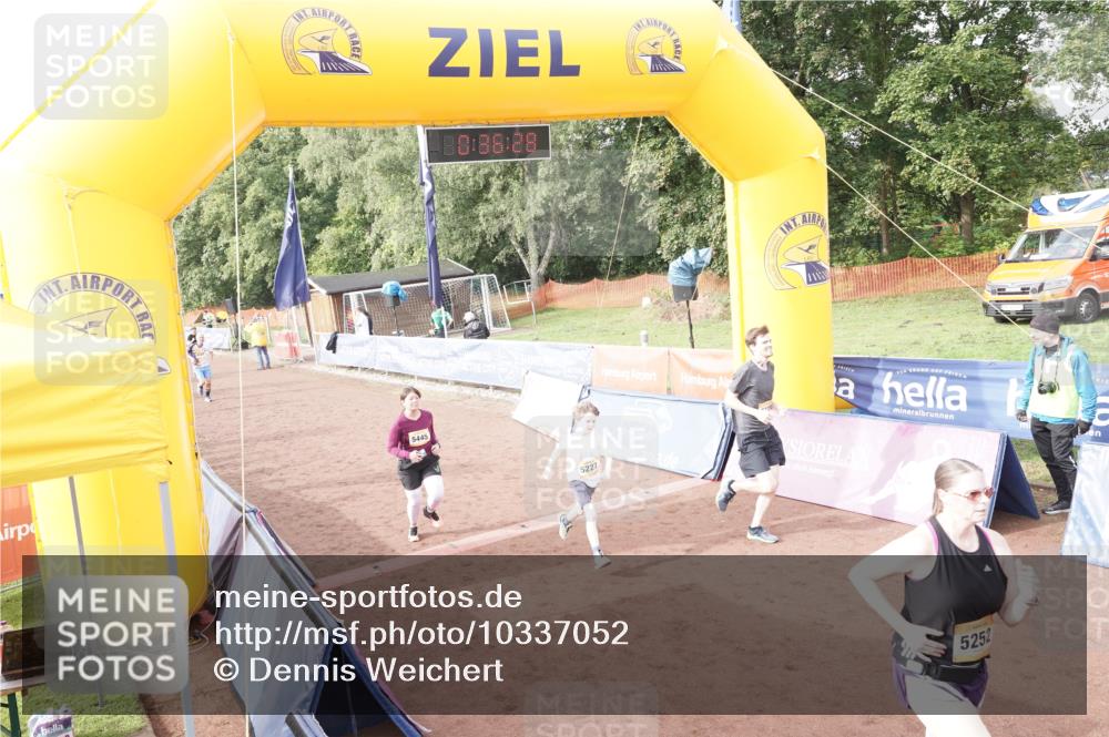 13.09.2026 - Airport Race Dennis Weichert http://msf.ph/oto/10337052 13.09.2026 10:37:01 Ziel 4127, 5227, 5228, 5244, 5252, 5445 meine-sportfotos.de