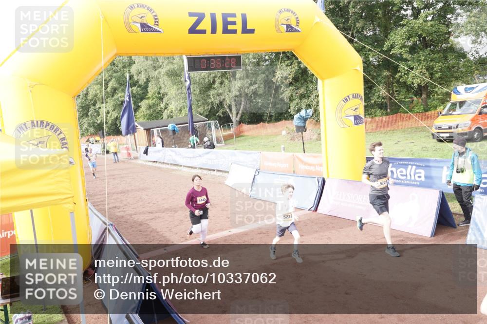 13.09.2026 - Airport Race Dennis Weichert http://msf.ph/oto/10337062 13.09.2026 10:37:02 Ziel 4127, 5227, 5228, 5244, 5252, 5445 meine-sportfotos.de