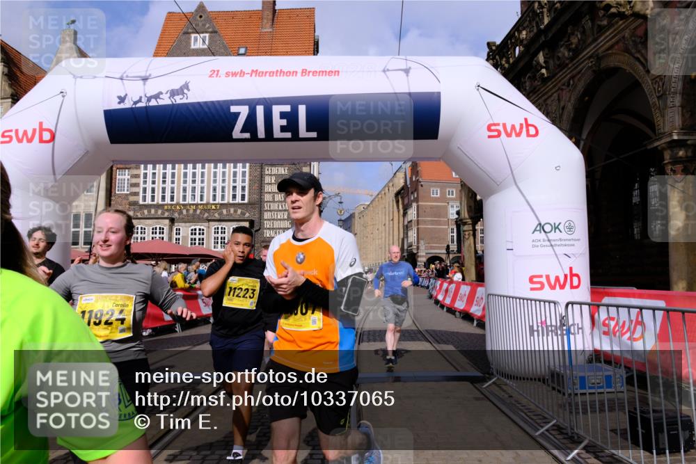 13.09.2026 - 21. swb-Marathon Bremen Tim E. http://msf.ph/oto/10337065 13.09.2026 11:07:55 Ziel 10138, 10279, 10280, 10363, 10364, 10501, 10505, 10580, 10595, 10830, 10871, 10907, 10935, 11037, 11223, 11515, 11643, 11767, 11899, 11924, 11934, 12097, 12167, 12168, 12194, 12210, 12277, 12307, 12419, 12509 meine-sportfotos.de