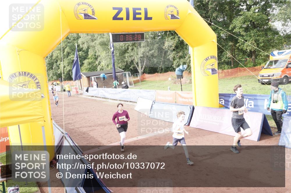 13.09.2026 - Airport Race Dennis Weichert http://msf.ph/oto/10337072 13.09.2026 10:37:02 Ziel 4127, 5227, 5228, 5244, 5252, 5445 meine-sportfotos.de