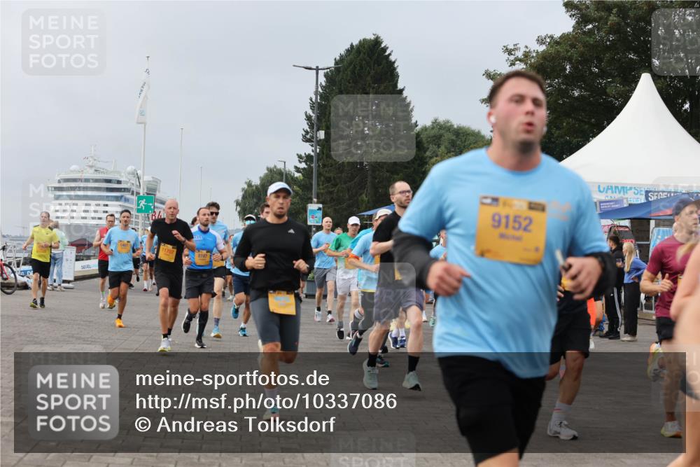 13.09.2026 - Kiel Lauf Andreas Tolksdorf http://msf.ph/oto/10337086 13.09.2026 09:54:16 Kiellinie 11707, 8747, 9152 meine-sportfotos.de