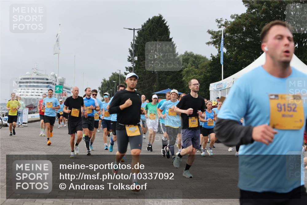 13.09.2026 - Kiel Lauf Andreas Tolksdorf http://msf.ph/oto/10337092 13.09.2026 09:54:16 Kiellinie 11707, 8747, 6381, 581, 6450, 9152 meine-sportfotos.de