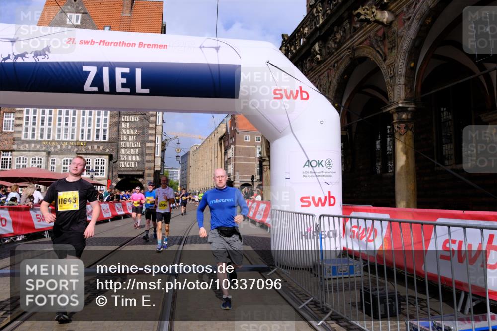 13.09.2026 - 21. swb-Marathon Bremen Tim E. http://msf.ph/oto/10337096 13.09.2026 11:07:56 Ziel 10138, 10279, 10280, 10363, 10364, 10501, 10505, 10580, 10595, 10661, 10830, 10871, 10907, 10935, 11037, 11223, 11515, 11643, 11899, 11924, 11934, 12097, 12167, 12168, 12194, 12277, 12307, 12419, 12509 meine-sportfotos.de