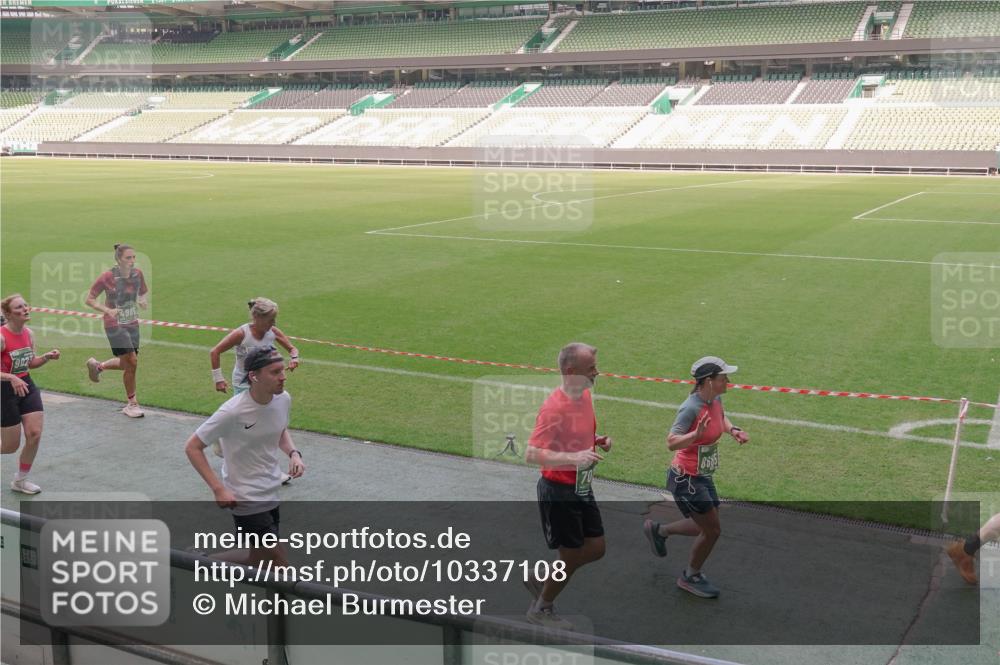 13.09.2026 - 21. swb-Marathon Bremen Michael Burmester http://msf.ph/oto/10337108 13.09.2026 13:13:31 Laufen im Stadion 118, 183, 270, 278, 349, 460, 514, 576, 600, 631, 695, 702, 768, 933, 950, 956, 1005, 1143, 1286, 1334, 1392, 1408, 1426, 1573, 1596, 1641, 1991, 2005, 2024, 2035, 2079, 2233, 2264, 2336, 2377, 2387, 2398, 2412, 2439, 2457, 2461, 2478, 2505, 2521, 2540, 2564, 2612, 2665, 2684, 2693, 2765, 2773, 2792, 2815, 2816, 2829, 2860, 2884, 2887, 2895, 2921, 2963, 2966, 2972, 2975, 3016, 3111, 3143, 3155, 3209, 3253, 3277, 3293, 3304, 3313, 3378, 3405, 3428, 3434, 3653, 3661 meine-sportfotos.de