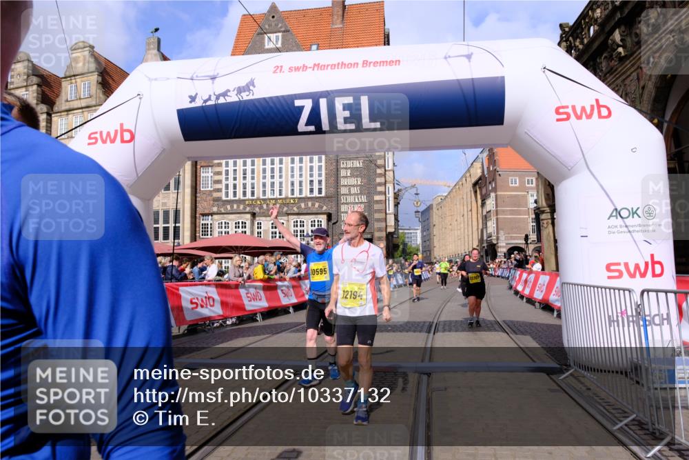 13.09.2026 - 21. swb-Marathon Bremen Tim E. http://msf.ph/oto/10337132 13.09.2026 11:07:58 Ziel 10138, 10279, 10280, 10363, 10364, 10501, 10505, 10580, 10595, 10661, 10830, 10871, 10907, 10935, 10937, 11037, 11223, 11515, 11643, 11899, 11924, 11934, 12097, 12167, 12168, 12194, 12277, 12307, 12419, 12509, 12511, 12512 meine-sportfotos.de
