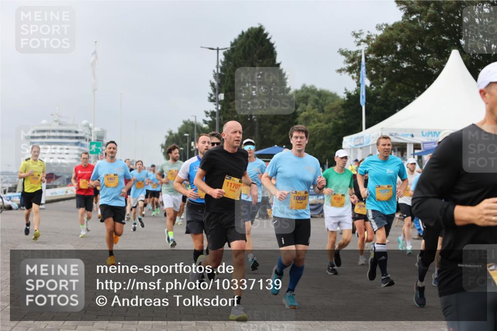 13.09.2026 - Kiel Lauf Andreas Tolksdorf http://msf.ph/oto/10337139 13.09.2026 09:54:17 Kiellinie 39, 6381, 10608, 1979, 1467, 11707 meine-sportfotos.de