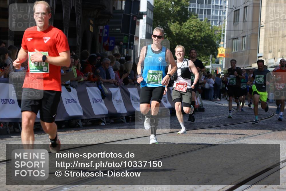 13.09.2026 - 21. swb-Marathon Bremen Strokosch-Dieckow http://msf.ph/oto/10337150 13.09.2026 13:18:52 Ziel 465, 1146, 1419, 2055, 2324, 2948, 3631, 4413, 4642, 5307, 5867, 6293, 6294, 6818, 7245, 7731, 8404, 8540, 8743, 8872, 9019, 9275, 9327, 9833, 13150, 2007, 4857, 4916, 6310, 7154, 7647, 7686, 7791, 9512, 13184 meine-sportfotos.de